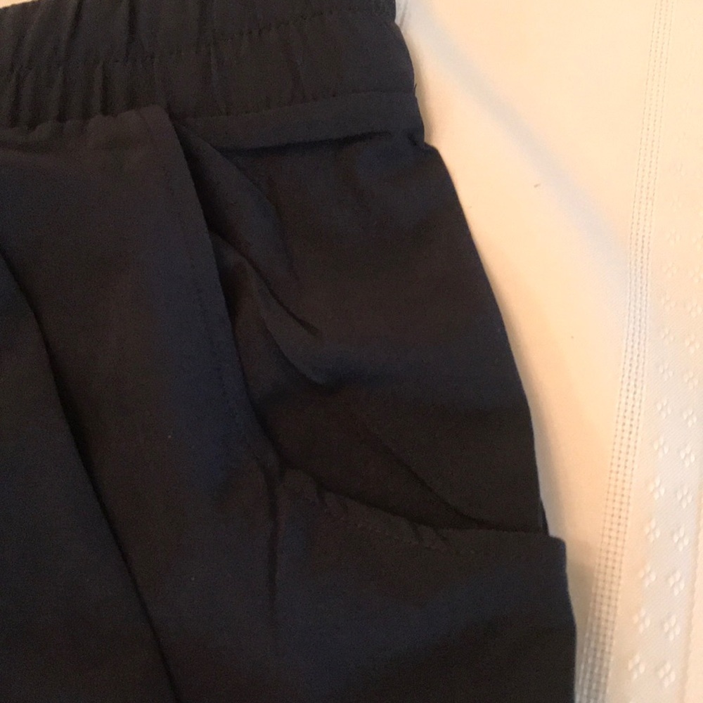 Fabletics Shorts - Picture 3 of 5